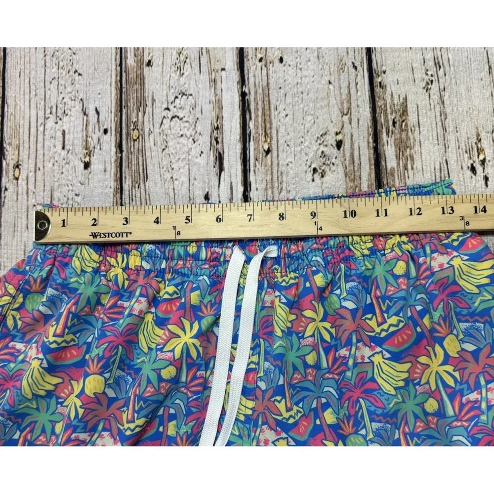 Chubbies Men's M Classic Swim Trunks 5.5